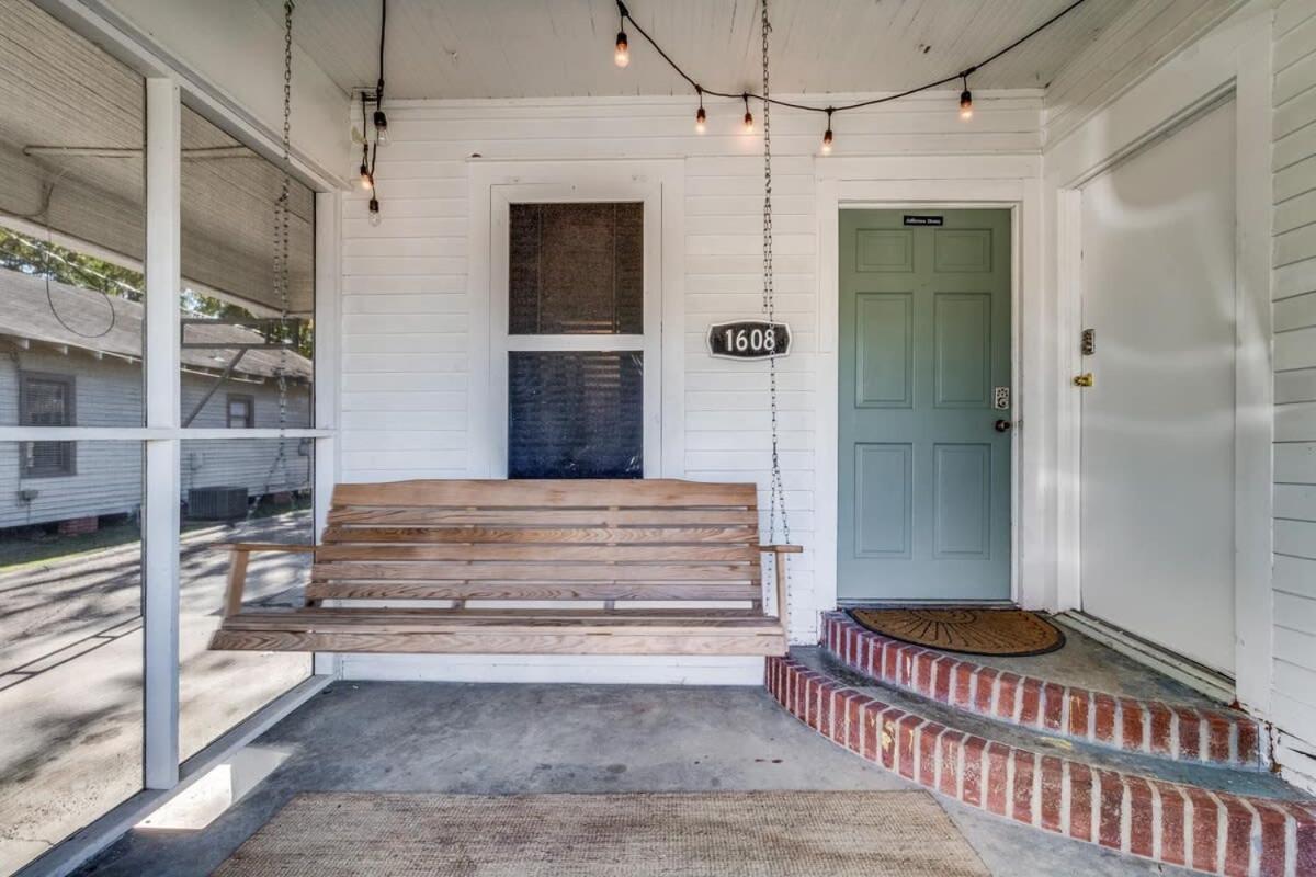 Spacious 4Br Retreat In The Heart Of Lafayette Buitenkant foto